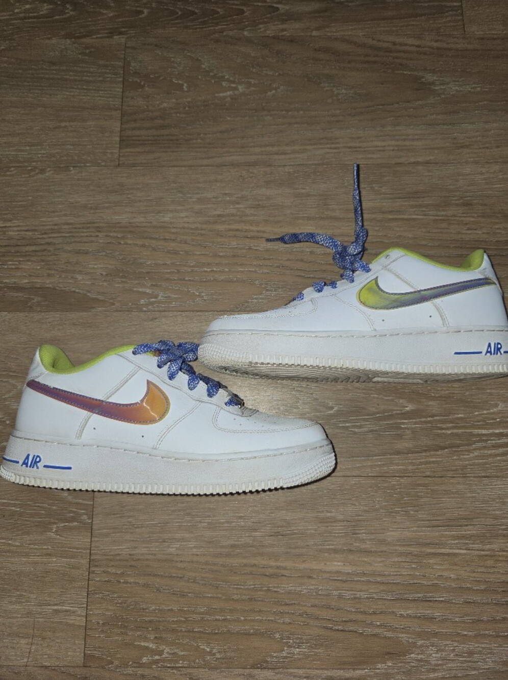 Nike Kids' White Sneakers with Iridescent Swoosh and Blue Laces Sz 6Y/8 WOMENS